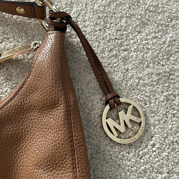 Michael Michael Kors Rhea messenger bag.  Tan. - Picture 4 of 16
